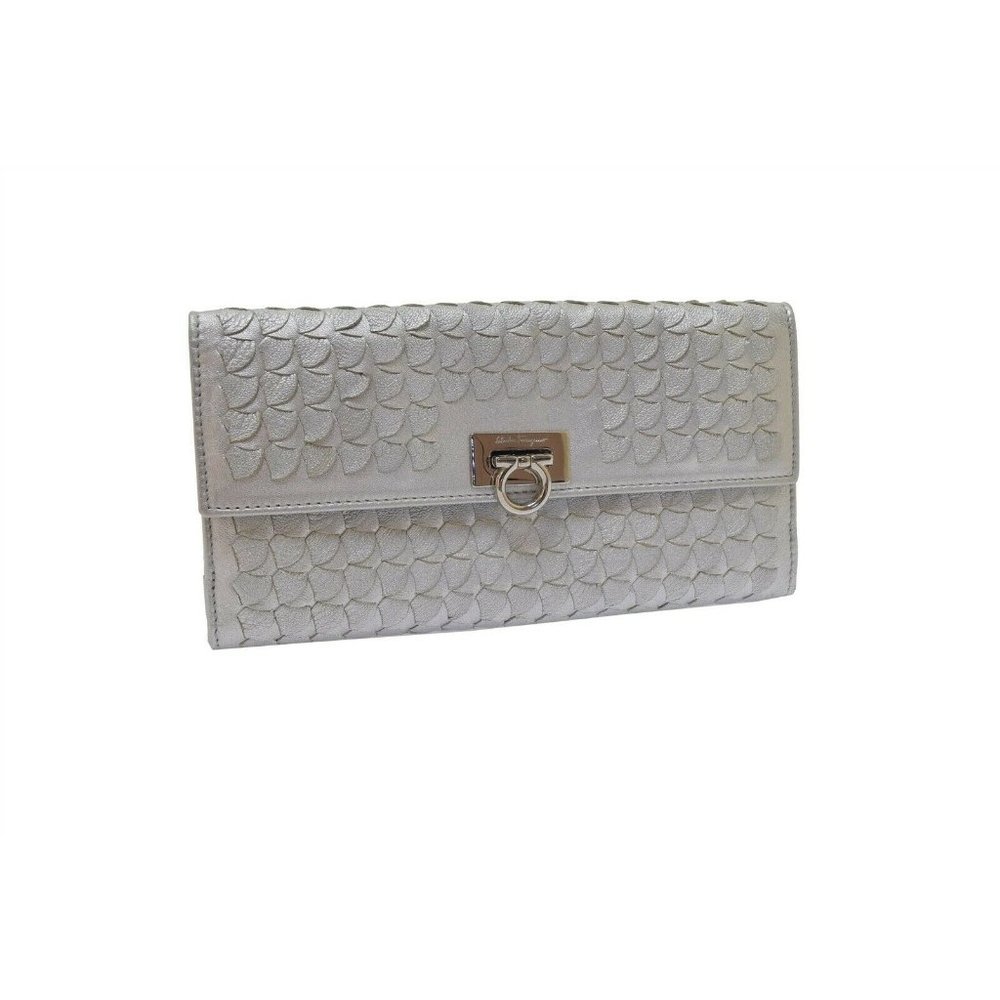 Vintage Salvatore Ferragamo Silver Leather Wallet Clutch Gancini NEW MSRP $640